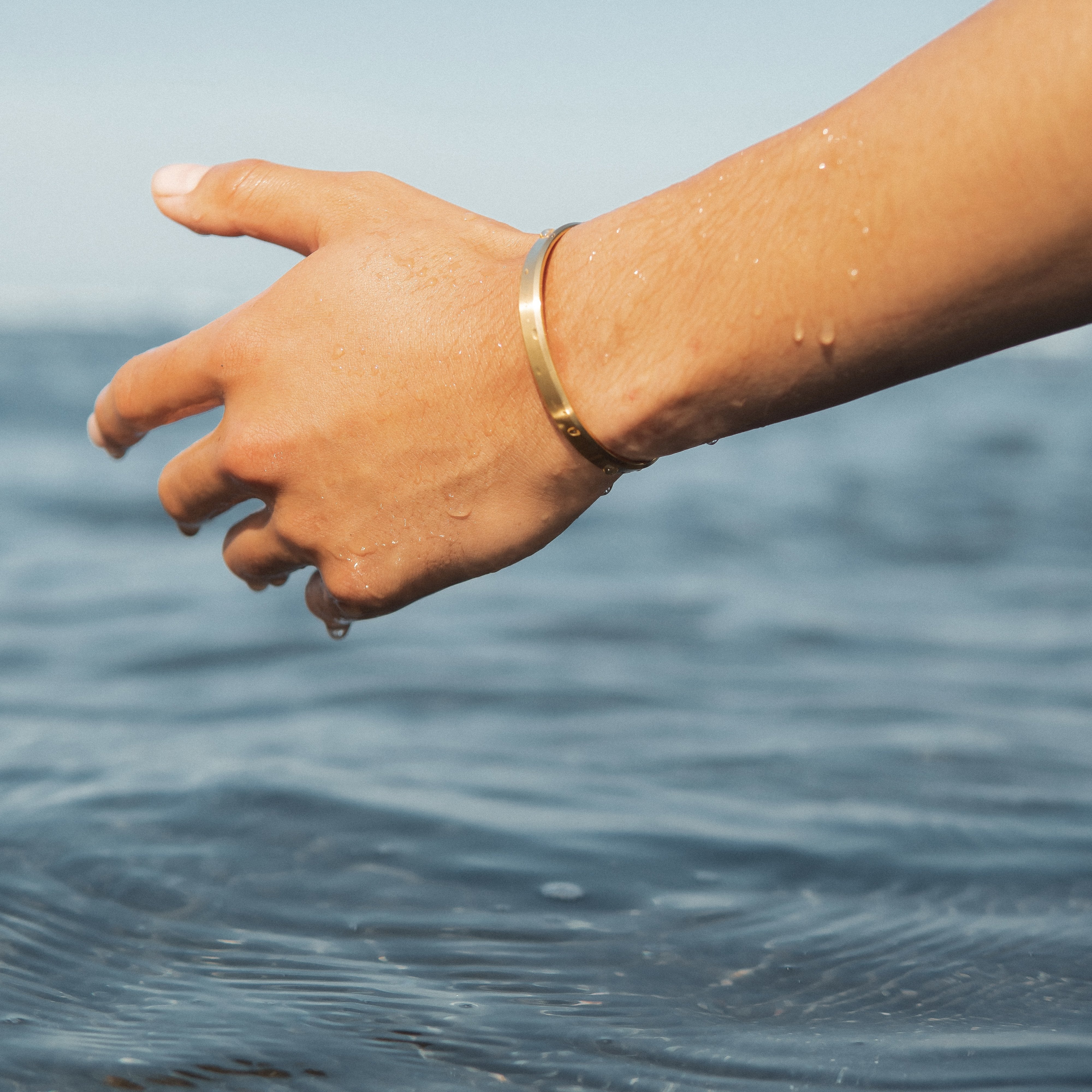 オーセンティック バングル マット ゴールド - MK&T