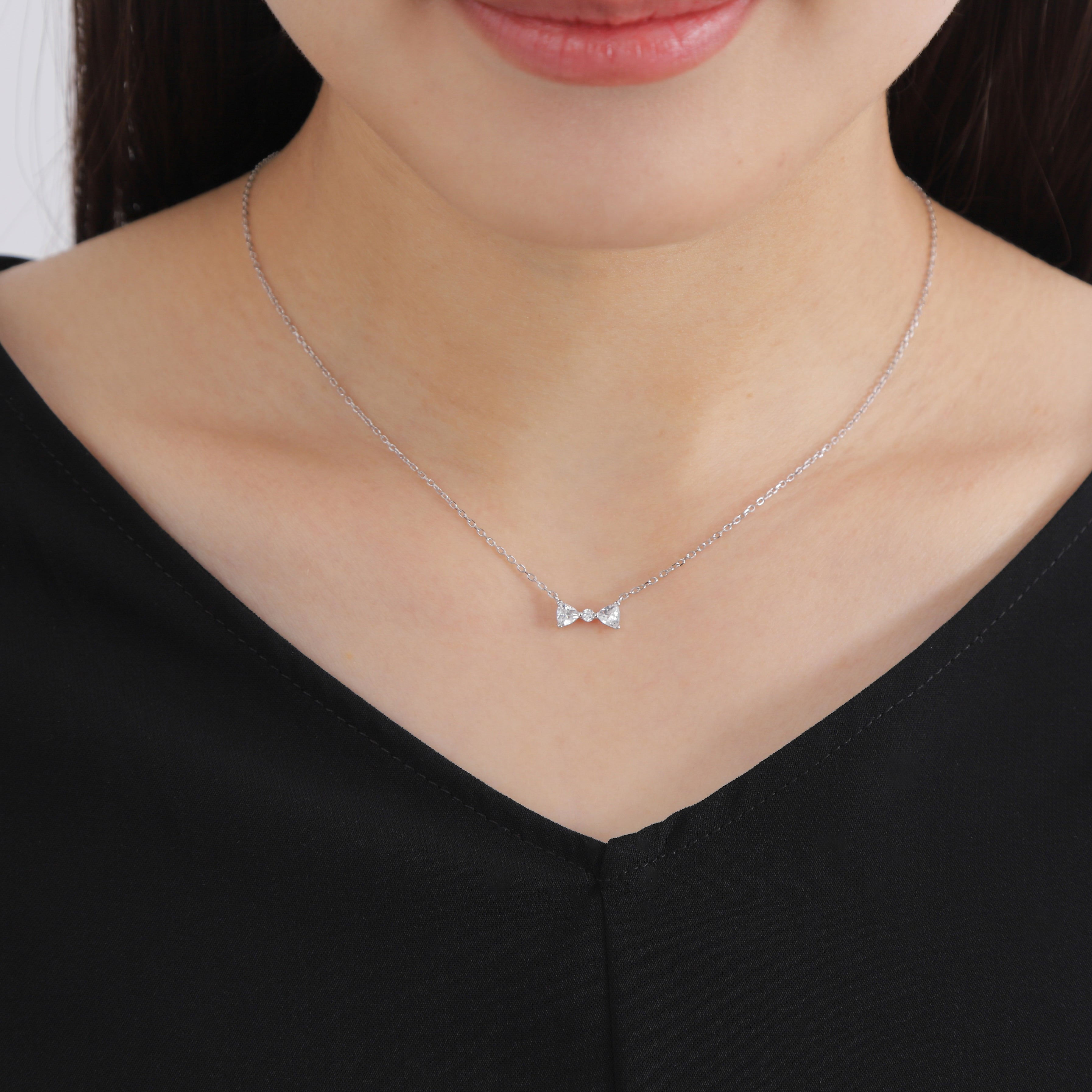 クリスタル ボウ ネックレス