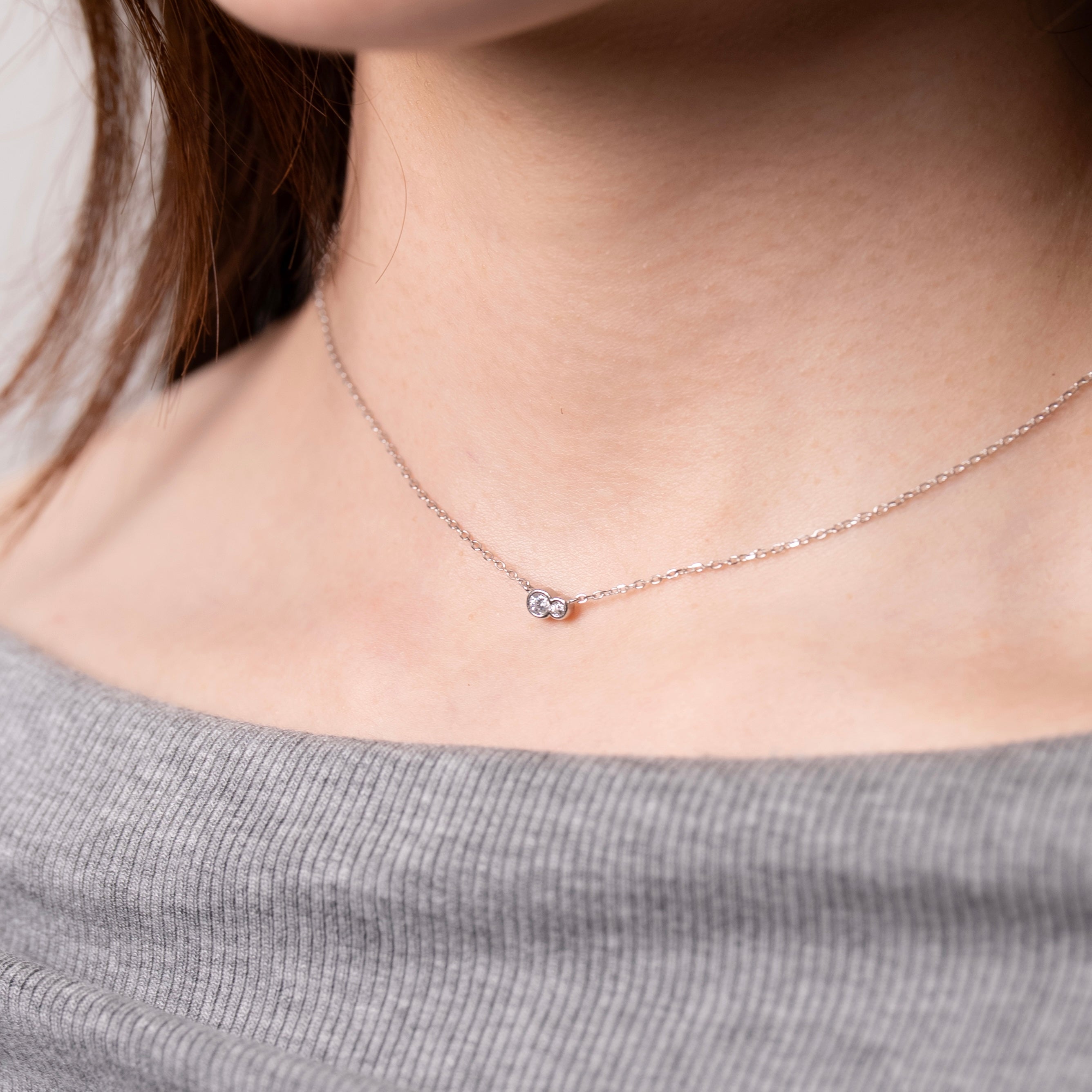 クリスタル デュオ ネックレス シルバー